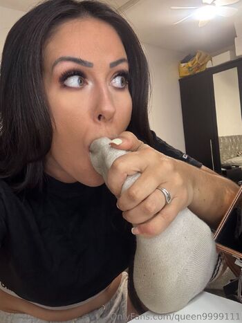 Queen / queen9999111 nude photo #1