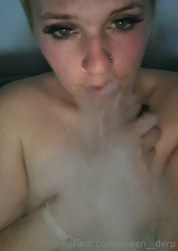 Queen Der / queen__derp nude photo #7