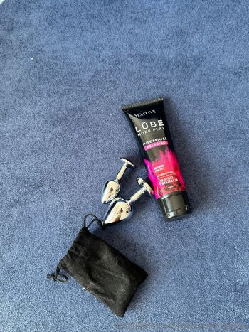 Queenie / queenantigona nude photo #1