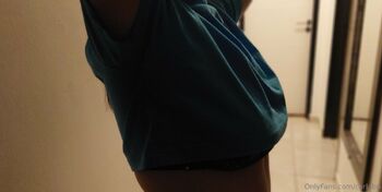 Bel / queenbel28 nude photo #1