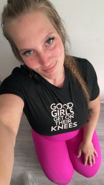 Mary-Jan / queenkinky nude photo #2