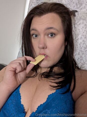 Queen KK / queenkkfree nude photo #2