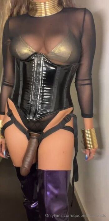 OnlyFans / queenofcuckolds nude photo #8