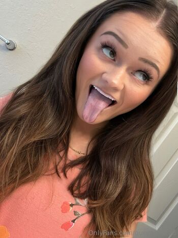 Sassyashle / queensass25 nude photo #6