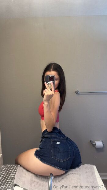 Sassyashle / queensass25 nude photo #32