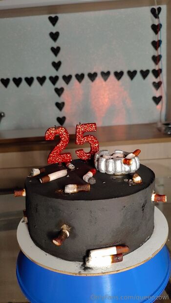 Smoking fetish queen / queenzowi nude photo #7