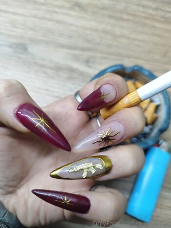 Smoking fetish queen / queenzowi nude photo #9