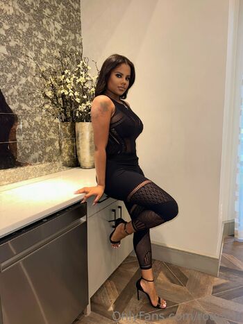 QUIN / quinnnier nude photo #21