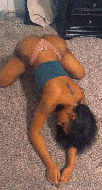 QUIN / quinnnier nude photo #33