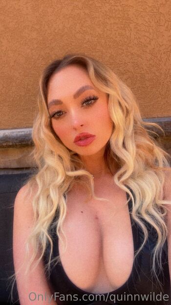 Quinn Wild / quinnwilde nude photo #16