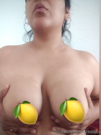 Big ass brunette / racheal69 nude photo #3