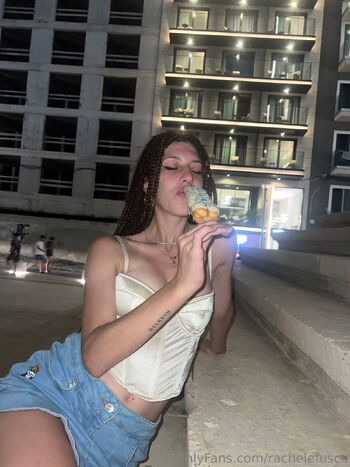 Rachele / rachelefusco nude photo #16