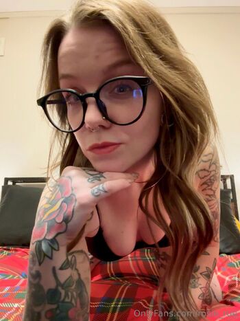 Rosie Ru / rad_rosie_rue nude photo #2