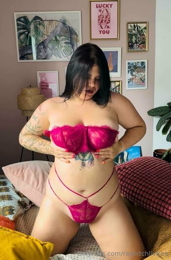 Liv / radbitchlivfree nude photo #33