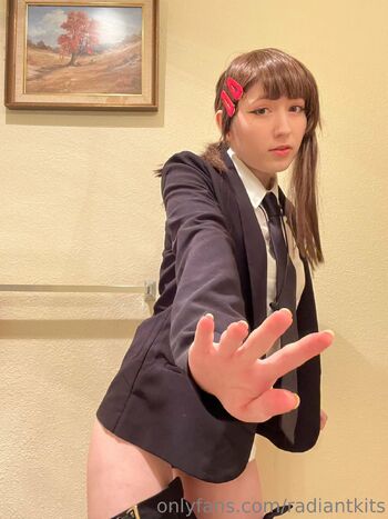 R a k i / radiantkitsune nude photo #6