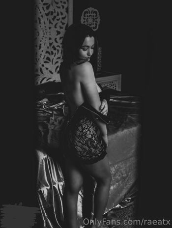 Raelyn / raeatx nude photo #3