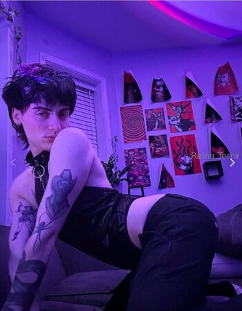 Raina Readswell / rainareadswell / rainaterraa / heauxmalone / larainaterra nude photo #26