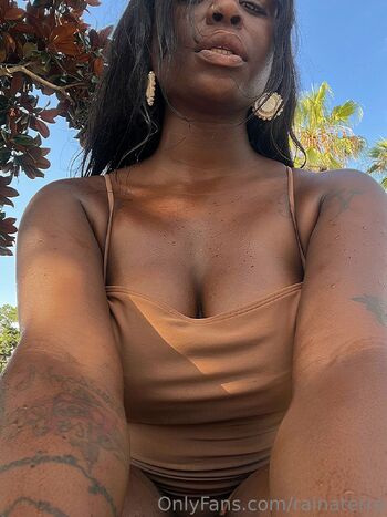 Raina Readswell / rainareadswell / rainaterraa / heauxmalone / larainaterra nude photo #36