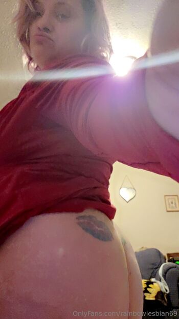 Godskitten6 / rainbowlesbian69 nude photo #9