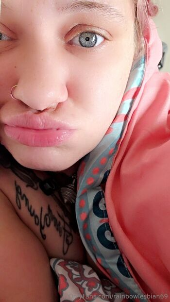 Godskitten6 / rainbowlesbian69 nude photo #17