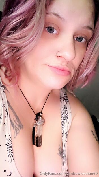 Godskitten6 / rainbowlesbian69 nude photo #18