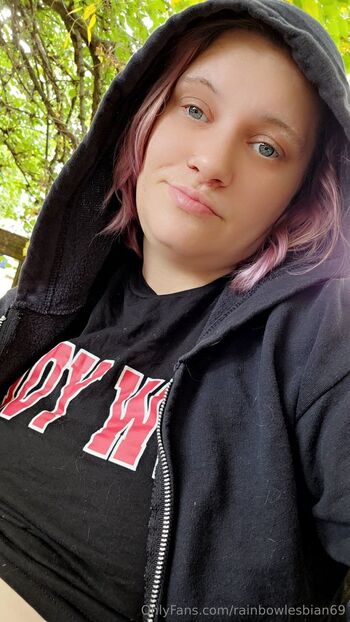 Godskitten6 / rainbowlesbian69 nude photo #30