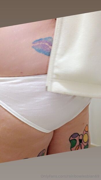 Godskitten6 / rainbowlesbian69 nude photo #37