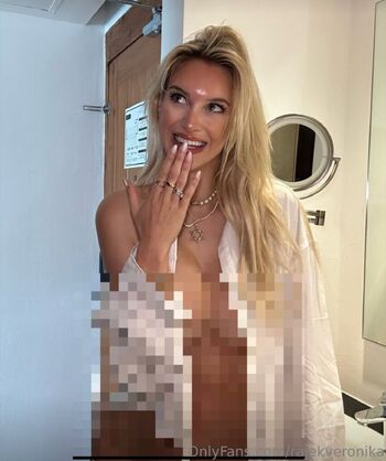 VERONIKA RAJE / rajekveronika nude photo #1