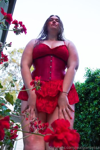 Giga Goddess Al / realgiantessa nude photo #7