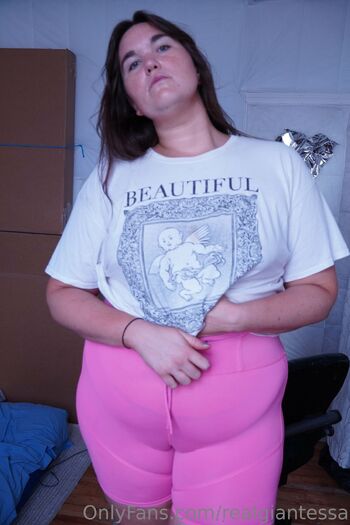 Giga Goddess Al / realgiantessa nude photo #15