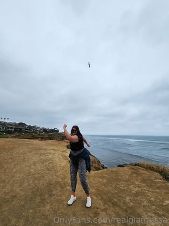 Giga Goddess Al / realgiantessa nude photo #18