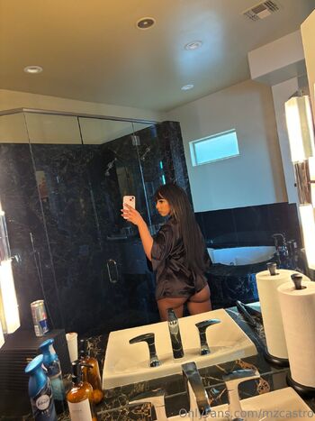 Larissa / reallarissacastro nude photo #20