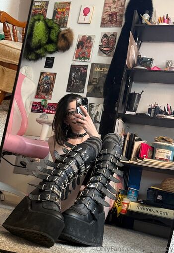 ray ʚ / realliferay nude photo #6