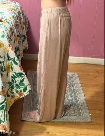 Re / red_deemon / samiammiantha nude photo #2