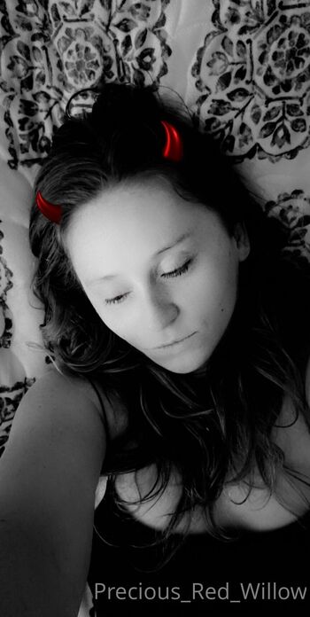 Redheaded beaut / redheadbeauty2222 / preciousredwillow / red_head_sexy_ / redheadbeauty2022 nude photo #1