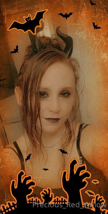 Redheaded beaut / redheadbeauty2222 / preciousredwillow / red_head_sexy_ / redheadbeauty2022 nude photo #31