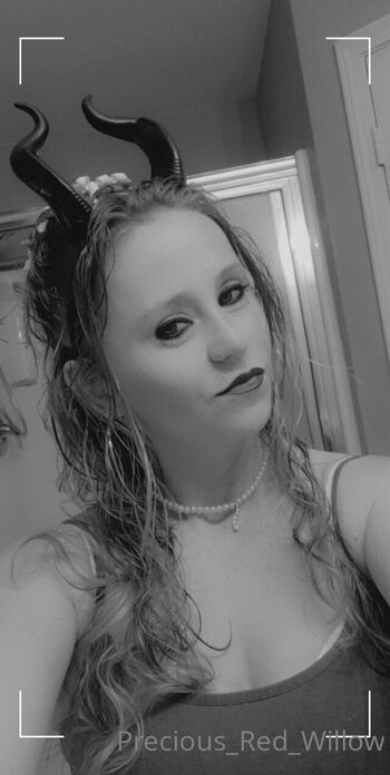 Redheaded beaut / redheadbeauty2222 / preciousredwillow / red_head_sexy_ / redheadbeauty2022 nude photo #38