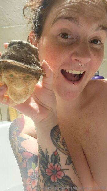 Sha / redheadgothwitch0730 / redturtle95 nude photo #9
