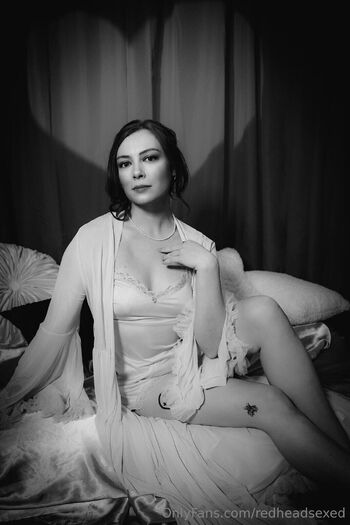 Re / redheadsexed nude photo #3