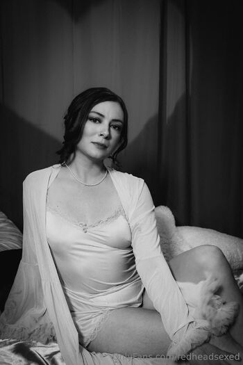 Re / redheadsexed nude photo #4