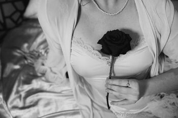 Re / redheadsexed nude photo #5