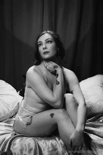 Re / redheadsexed nude photo #7