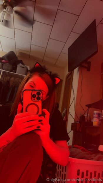 Courtney / redsclassifieds nude photo #35