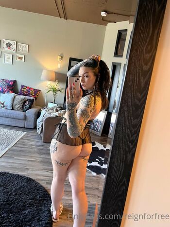 Reigna / reignforfree / reignamalice nude photo #6