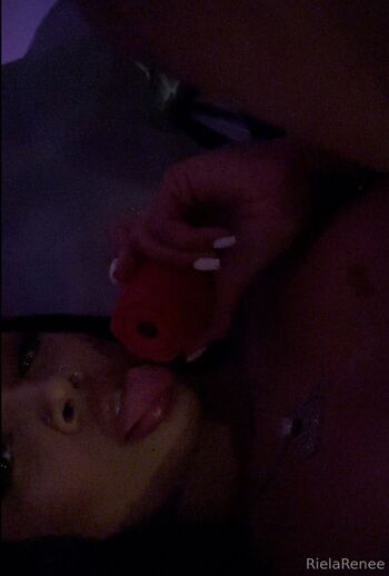 RielaRenee / rielarenee nude photo #9
