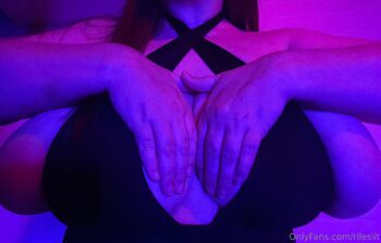 Rilesli / rileslit nude photo #37