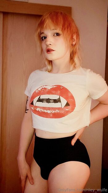 Riley_Wulf / riley_wulfe nude photo #23