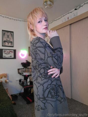 Riley_Wulf / riley_wulfe nude photo #30