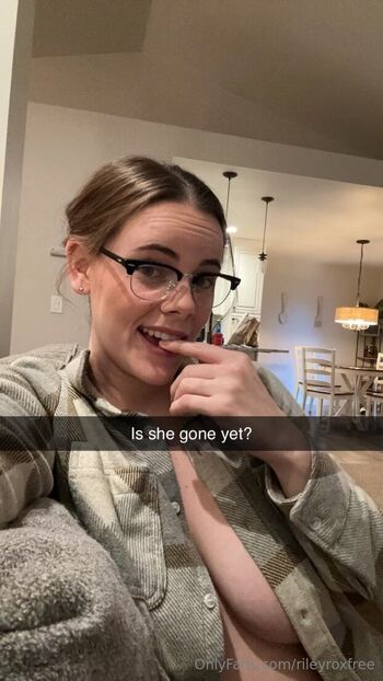 Riley Rox FRE / rileyroxfree / yourfaverileyrox / riley_roxxx nude photo #7