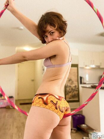 RINZI / rinzi nude photo #8